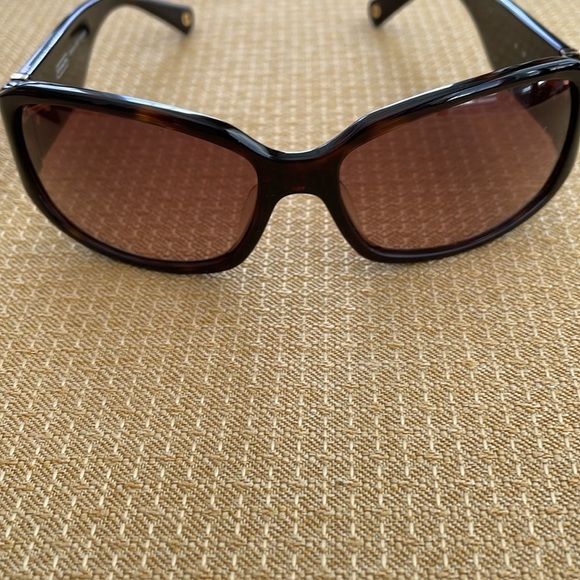 Coach sunglasses with case . EUC - Picture 6 of 12